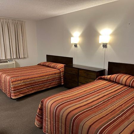 Yellow Quill Motel Portage la Prairie Exterior photo