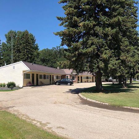 Yellow Quill Motel Portage la Prairie Exterior photo