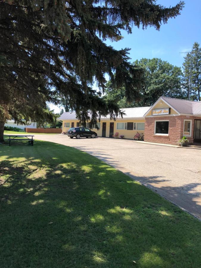 Yellow Quill Motel Portage la Prairie Exterior photo